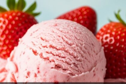 Strawberry Ice Cream With Fresh Strawberries