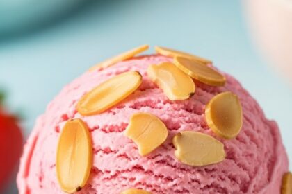 Strawberry Ice Cream With Almonds