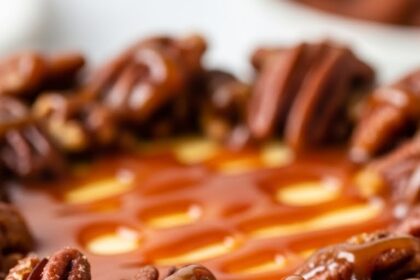 Pecan Pie Cheesecake Recipe With Caramel Sauce