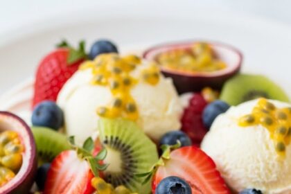 Pavlova With Ice Cream