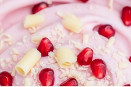 Pomegranate Frozen Yogurt With White Chocolate
