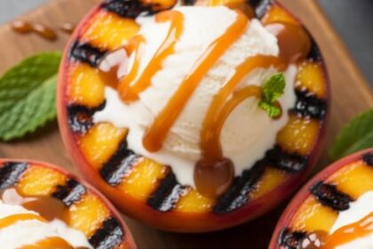 Grilled Peaches With Ice Cream