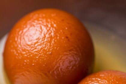 Gulab Jamun With Ice Cream