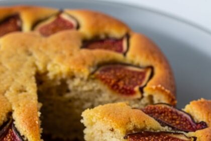 Fig Cake With Ice Cream