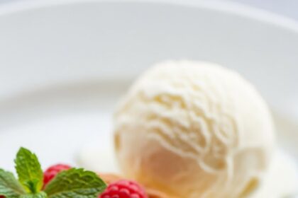 Raspberry Tart With Ice Cream