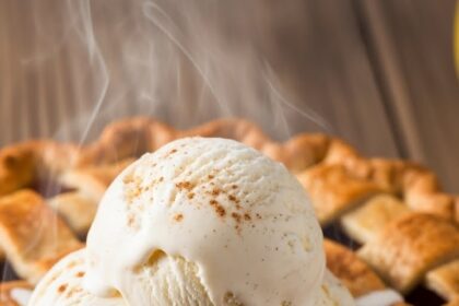 Homemade Apple Pie With Ice Cream