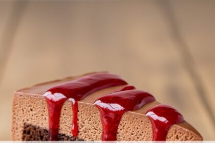 Chocolate Mousse Cake With Raspberry Sauce
