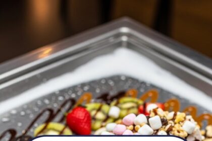 Roll Ice Cream With Toppings