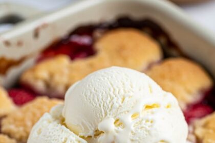 Strawberry Cobbler With Vanilla Ice Cream