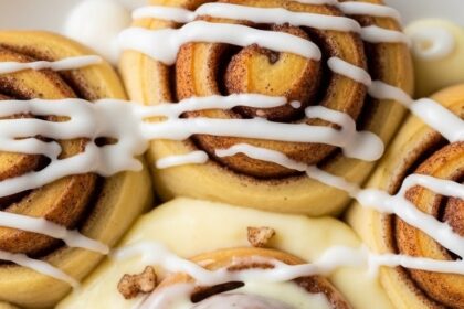 Cinnamon Rolls With Vanilla Pudding Recipe