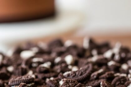 Chocolate Mousse Cake With Cookies