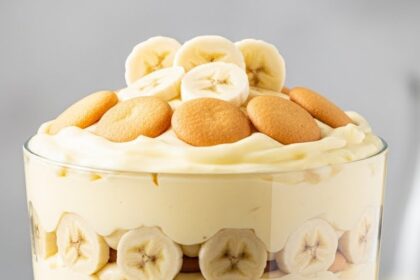Banana Pudding Trifle With Vanilla Wafers