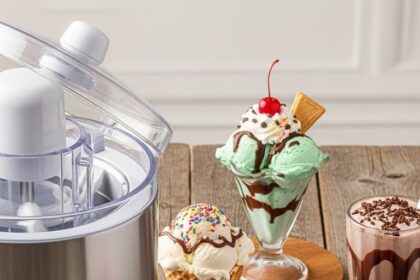 Ice Cream Maker With Desserts