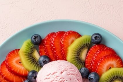 Strawberry Ice Cream With Fruit