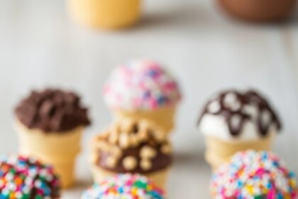 Mini Ice Cream Cones With Toppings