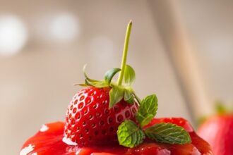 Panna Cotta With Strawberry Sauce