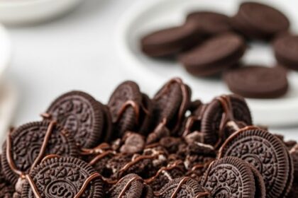 No-Bake Cheesecake With Cookies