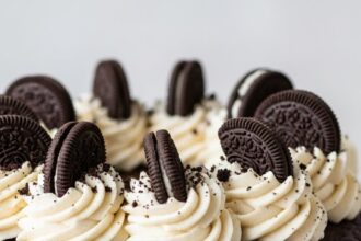 Chocolate Cake With Oreos