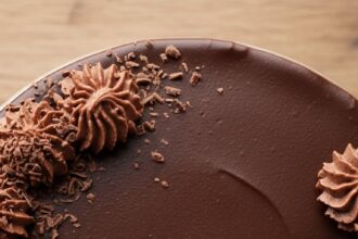 Chocolate Cake Decorating Ideas Simple