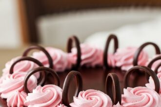 Chocolate Cake For Women