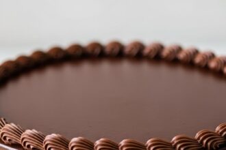 1 Kg Chocolate Cake Design