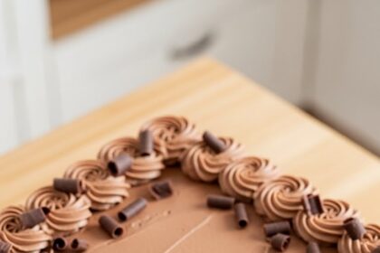 Rectangle Chocolate Cake Design