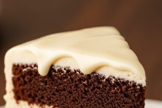 Chocolate Cake With Vanilla Icing