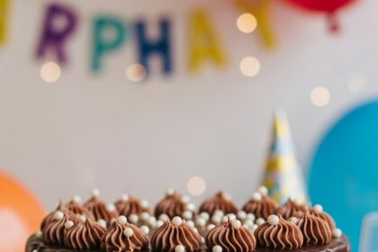 Chocolate And Red Velvet Cake