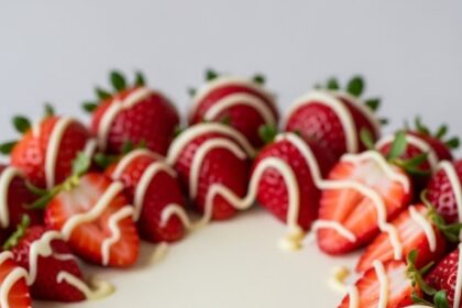 White Chocolate Strawberry Cake