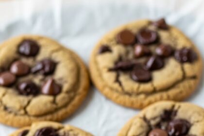 Copycat Levain Bakery Chocolate Chip Cookies