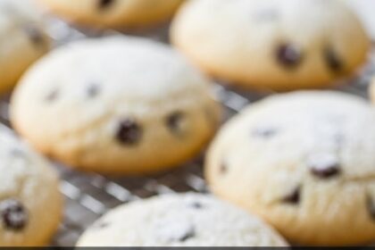 Chocolate Chip Meltaway Cookies