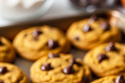 Easy Pumpkin Chocolate Chip Cookies