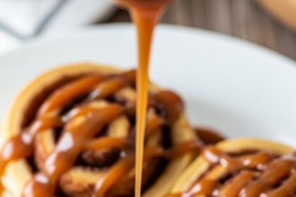 Caramel Glaze For Cinnamon Rolls