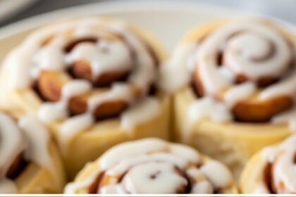 Vanilla Cinnamon Rolls