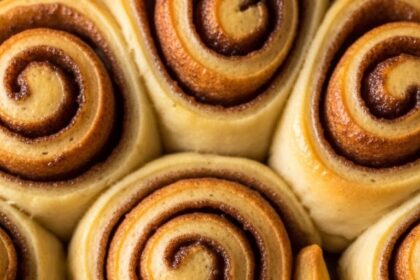 How To Make Cinnamon Rolls Using Crescent Rolls