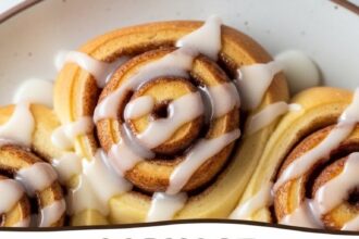 Copycat Cicis Pizza Cinnamon Rolls