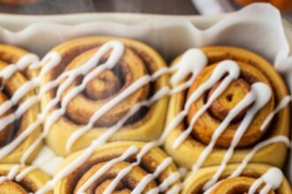 Cinnamon Rolls Christmas