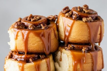 Cinnamon Rolls Caramel Pecan