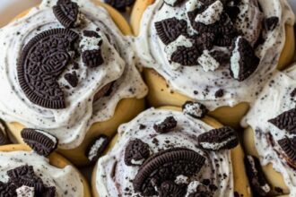 Oreo Cookies And Cream Cinnamon Rolls