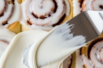Cream Cheese Glaze For Cinnamon Rolls