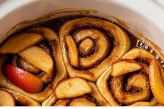 Crockpot Apple Cinnamon Rolls