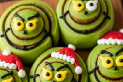Grinch Cinnamon Rolls
