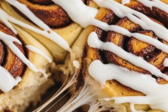 Cinnamon Rolls Gooey