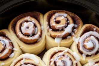 Overnight Slow Cooker Cinnamon Rolls