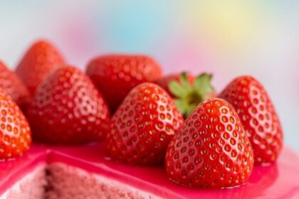 Strawberry Cake Moist